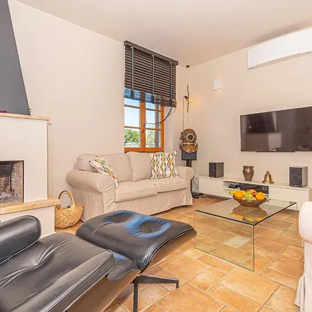 Pet Friendly In With Sauna יאדריה