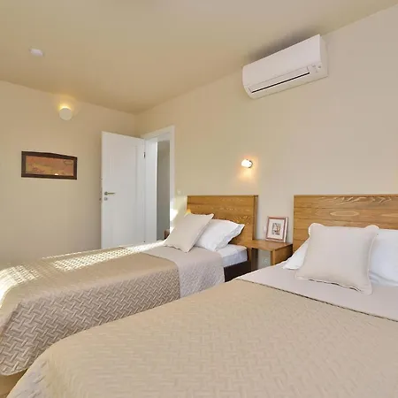 Pet Friendly In With Sauna בית נופש יאדריה