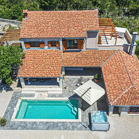 Prázdninový dům Lovely In With Wifi