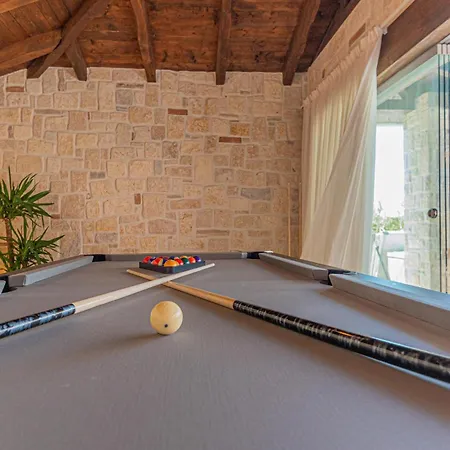 Vakantiehuis In With Jacuzzi, Wifi&outdoor Swimming Pool *