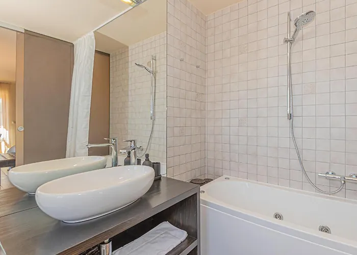 בית נופש Lovely In With Wifi *