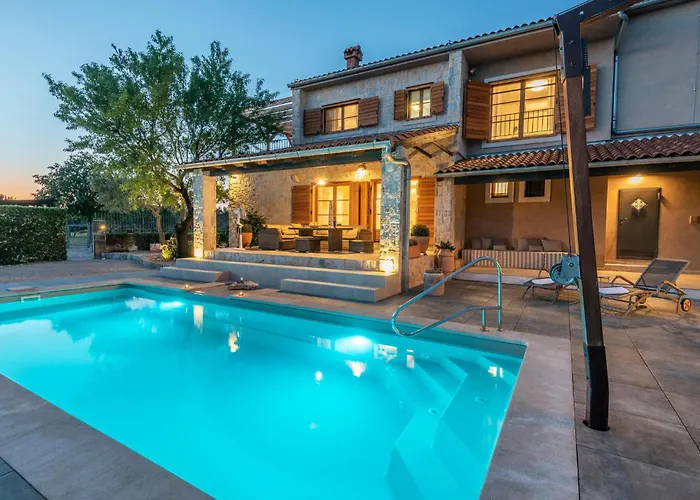 בית נופש Lovely In With Wifi *